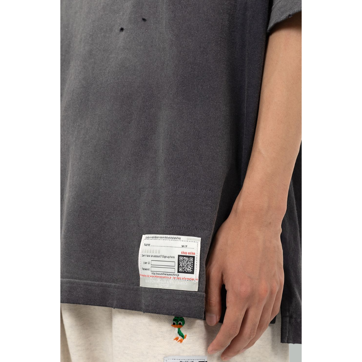 T-shirt Délavé Avec Usures - Noir -  MAISON MIHARA YASUHIRO