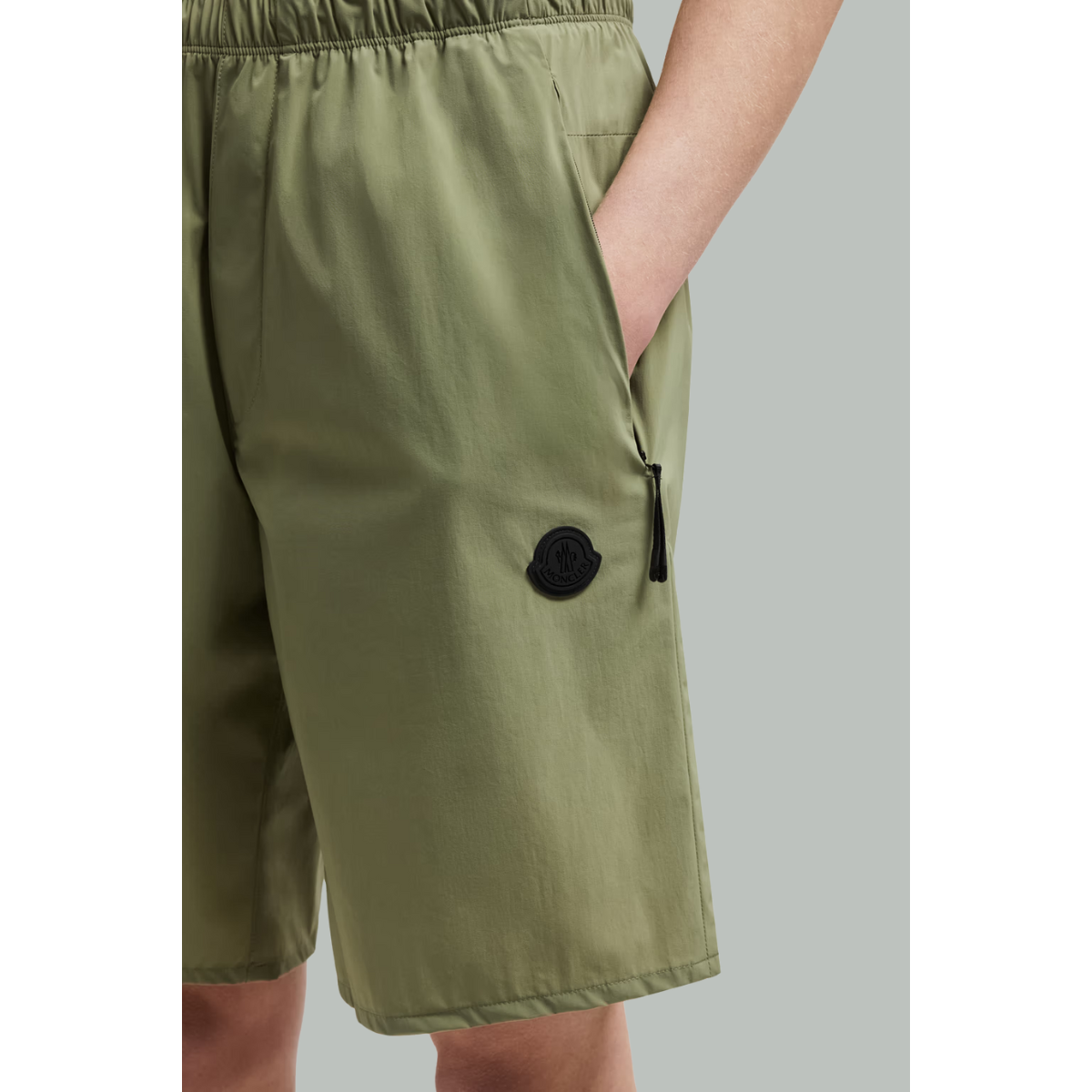 Short à empiècement logo – vert sauge – MONCLER