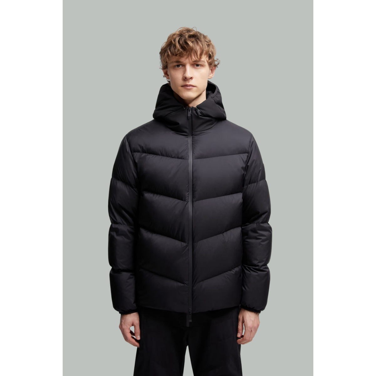 Forez Hooded Short Down Jacket - Black - MONCLER